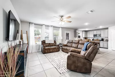 2015 Avenue H, Danbury, TX 77534 - Photo 6