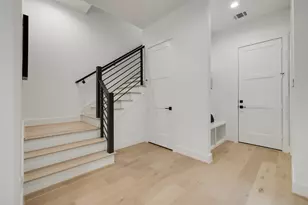 1636 Castle Ct, Houston, TX 77006 - Photo 24