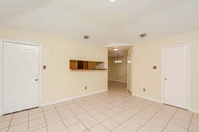 8607 Crystal Cove Circle, Houston, TX 77044 - Photo 4