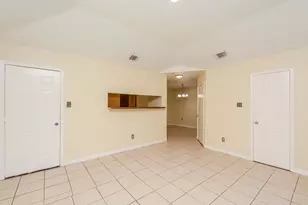 8607 Crystal Cove Cir, Houston, TX 77044 - Photo 4