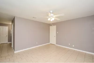8607 Crystal Cove Circle, Houston, TX 77044 - Photo 10