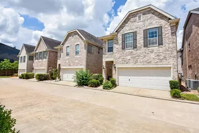 3206 Holly Crossing Drive, Houston, TX 77042 - Photo 1