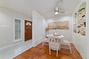 869 Wax Myrtle Ln, Houston, TX 77079 - Photo 8
