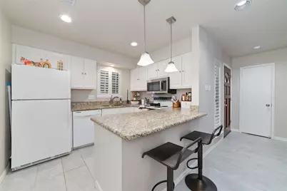 869 Wax Myrtle Lane #A, Houston, TX 77079 - Photo 14