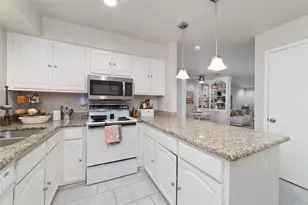 869 Wax Myrtle Ln, Houston, TX 77079 - Photo 16