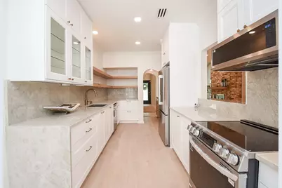 9342 Briar Forest Drive, Houston, TX 77063 - Photo 20