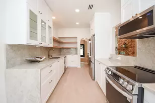 9342 Briar Forest Dr, Houston, TX 77063 - Photo 20