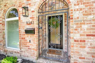 9342 Briar Forest Dr, Houston, TX 77063 - Photo 2