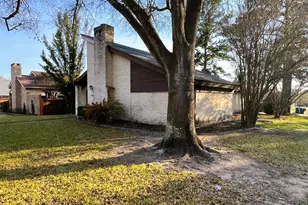 102 Briar Ridge Dr, Bellville, TX 77418 - Photo 2