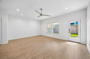 5710 Elysian St, Houston, TX 77009 - Photo 6