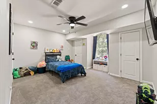 48 Bayou Pointe Dr, Houston, TX 77063 - Photo 34