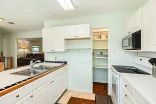 22127 Zapata Dr, Galveston, TX 77554 - Photo 24