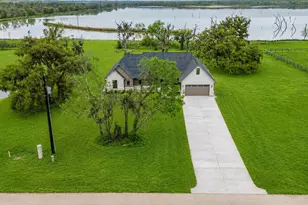 250 Pony Trail, Angleton, TX 77515 - Photo 1