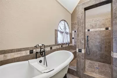 708 Bayou Crest Circle, Dickinson, TX 77539 - Photo 16