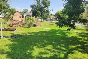 806 E 38th St, Houston, TX 77022 - Photo 1