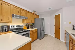 6878 Kingston Cove Ln, Willis, TX 77318 - Photo 14