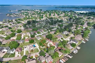 6878 Kingston Cove Ln, Willis, TX 77318 - Photo 2