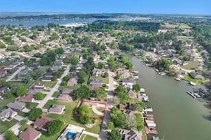 6878 Kingston Cove Ln, Willis, TX 77318 - Photo 6