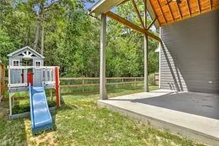 525 Little Spg Ct, Anahuac, TX 77514 - Photo 6