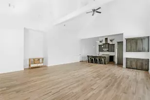 525 Little Spg Ct, Anahuac, TX 77514 - Photo 16