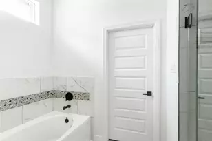 525 Little Spg Ct, Anahuac, TX 77514 - Photo 28