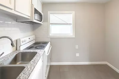 111 Holly Street, Lake Jackson, TX 77566 - Photo 10