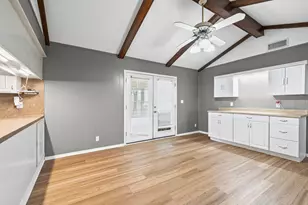 1311 Oak St, Anahuac, TX 77514 - Photo 14