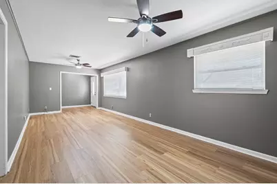 1311 Oak Street, Anahuac, TX 77514 - Photo 8