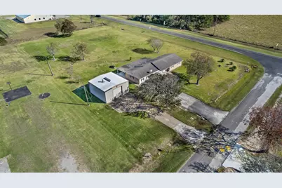 1311 Oak Street, Anahuac, TX 77514 - Photo 28