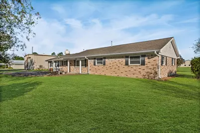 1311 Oak Street, Anahuac, TX 77514 - Photo 6