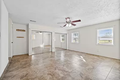 1311 Oak Street, Anahuac, TX 77514 - Photo 18