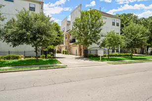 742 W 24th St, Houston, TX 77008 - Photo 4