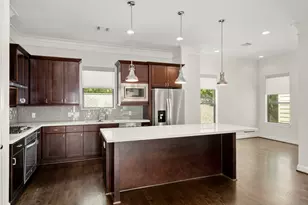 742 W 24th St, Houston, TX 77008 - Photo 6