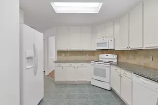 166 Burgandy Vine Ct, The Woodlands, TX 77384 - Photo 10