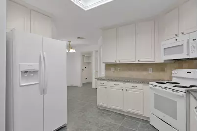 166 Burgandy Vine Court, The Woodlands, TX 77384 - Photo 12