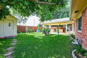 9411 Kingsvalley St, Houston, TX 77075 - Photo 32