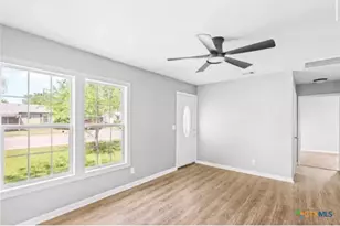 1601 E Mimosa Ave, Victoria, TX 77901 - Photo 2