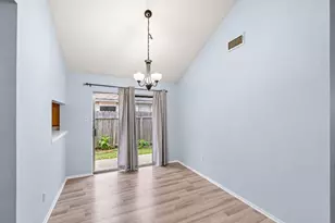 10302 Bushy Creek Dr, Houston, TX 77070 - Photo 12