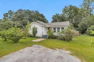 221 Carrell St, Tomball, TX 77375 - Photo 4