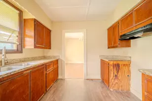 603 N Resident St, Wharton, TX 77488 - Photo 32