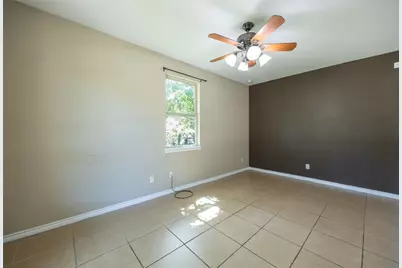 205 E 2nd Street, Hearne, TX 77859 - Photo 6