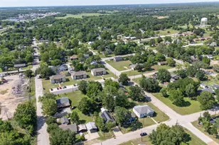 205 E 2nd St, Hearne, TX 77859 - Photo 24