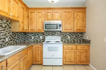 205 E 2nd Street, Hearne, TX 77859 - Photo 8