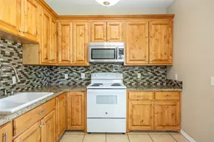 205 E 2nd St, Hearne, TX 77859 - Photo 8