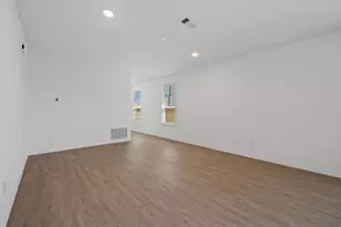 626 Amber Fls Dr, Montgomery, TX 77356 - Photo 2