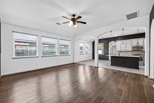 19230 S Cottonwood Green Ln, Cypress, TX 77433 - Photo 10