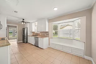 8210 Roebourne Ln, Houston, TX 77070 - Photo 18
