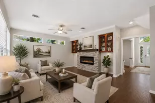 19 Heather Wisp Pl, The Woodlands, TX 77381 - Photo 2