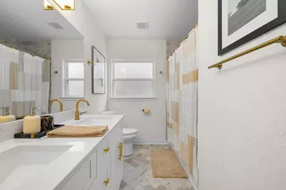 114 E Obryant Street, Bellville, TX 77418 - Photo 12