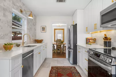 114 E Obryant Street, Bellville, TX 77418 - Photo 8